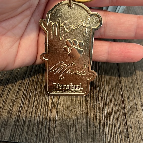 Disney #1 Coach Key Chain - Picture 2 of 4